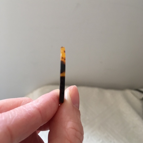 Two Pairs Tortoiseshell Earrings - Picture 4 of 4